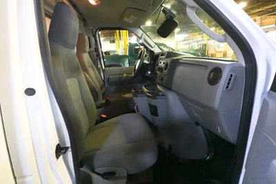 2022 Ford E-450SD Base DRW