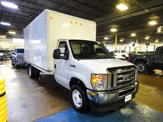 2022 Ford E-450SD Base DRW