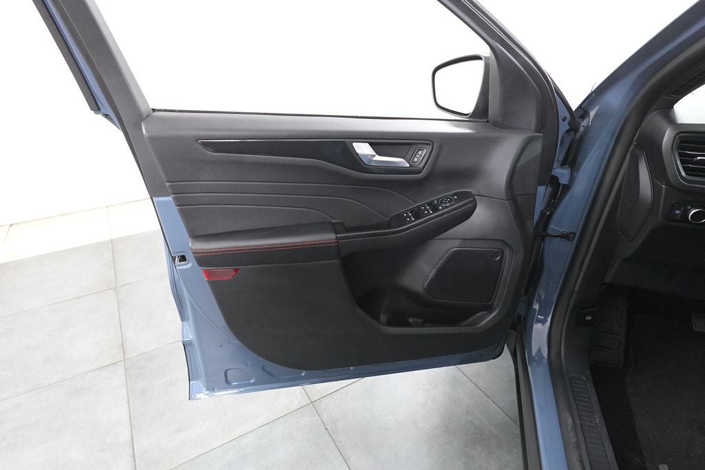 2025 Ford Escape Hybrid ST-Line