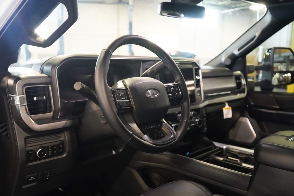 2025 Ford F-450SD Platinum