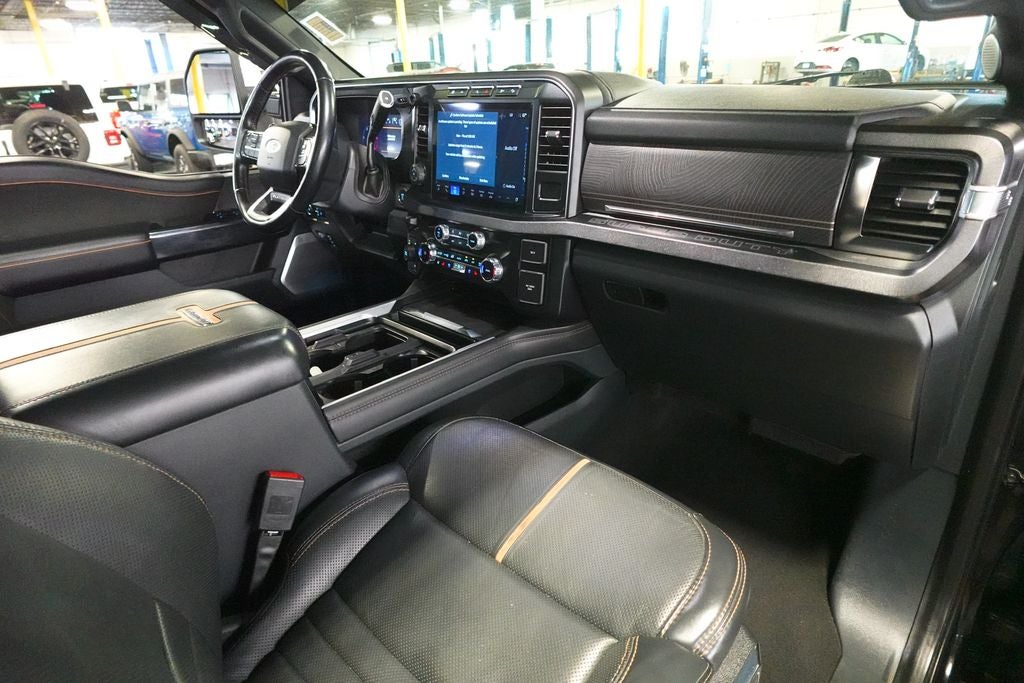 2023 Ford F-450SD Platinum