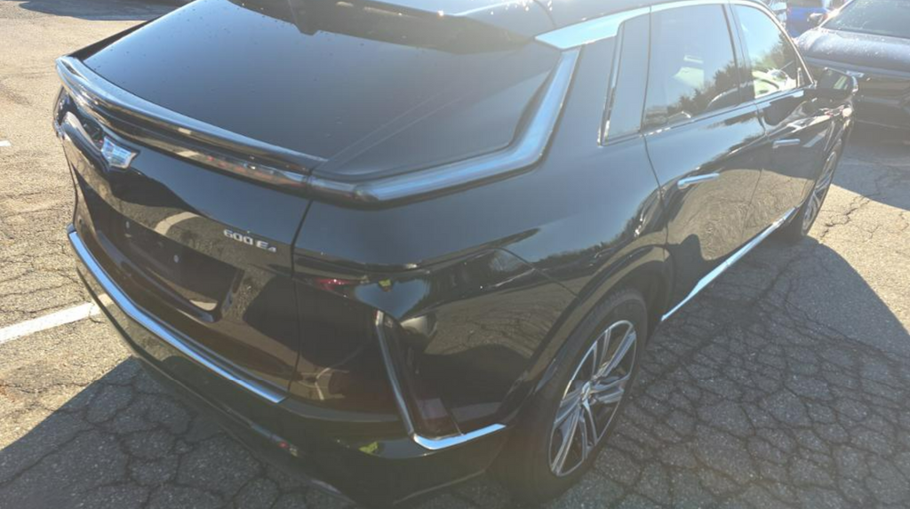 Used 2024 Cadillac LYRIQ Luxury 2 with VIN 1GYKPRRL7RZ125540 for sale in Bensenville, IL