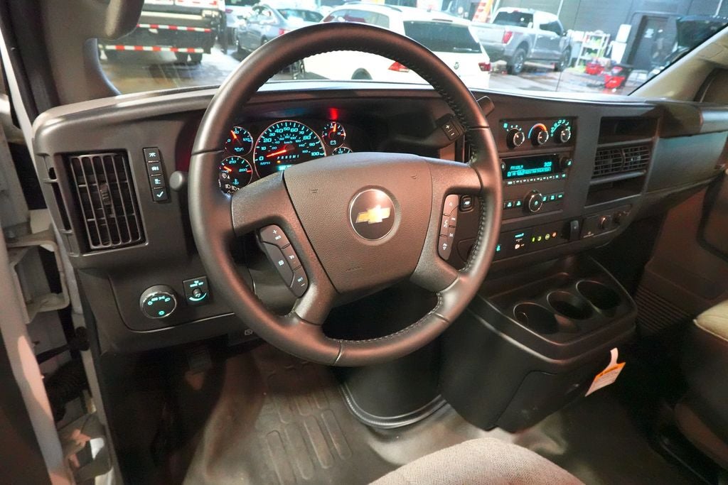 2022 Chevrolet Express 3500 Work Van Cutaway