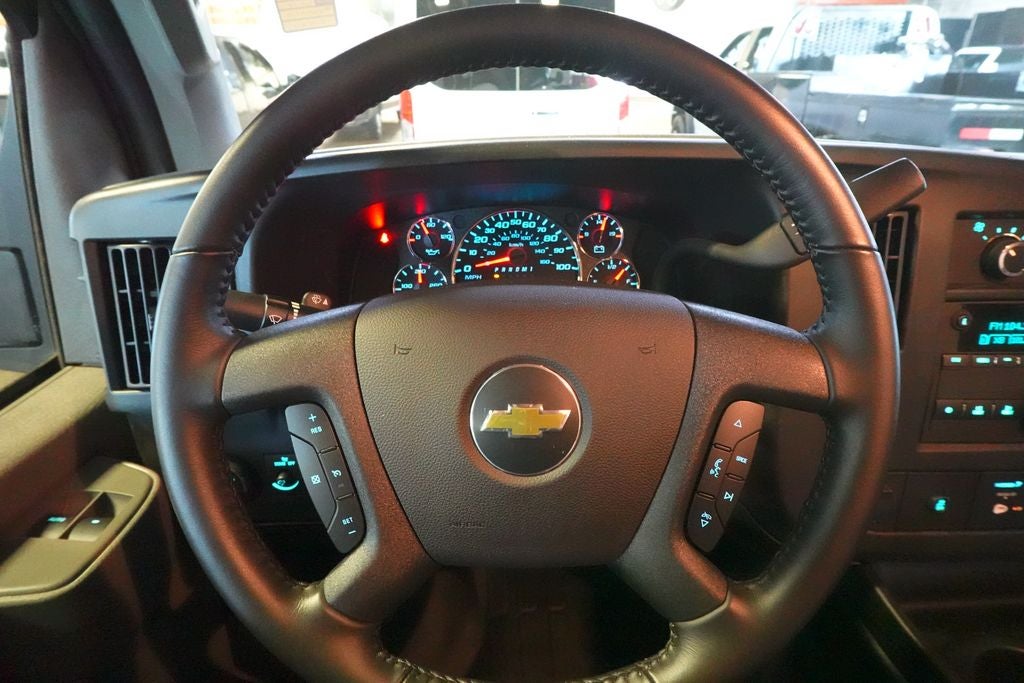 2022 Chevrolet Express 3500 Work Van Cutaway