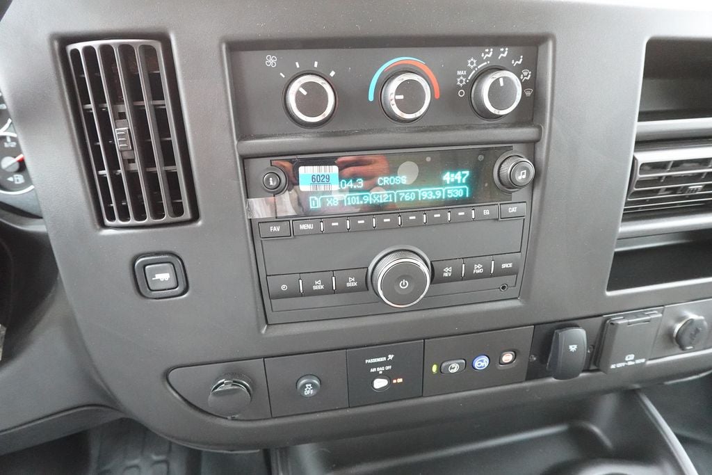 2022 Chevrolet Express 3500 Work Van Cutaway