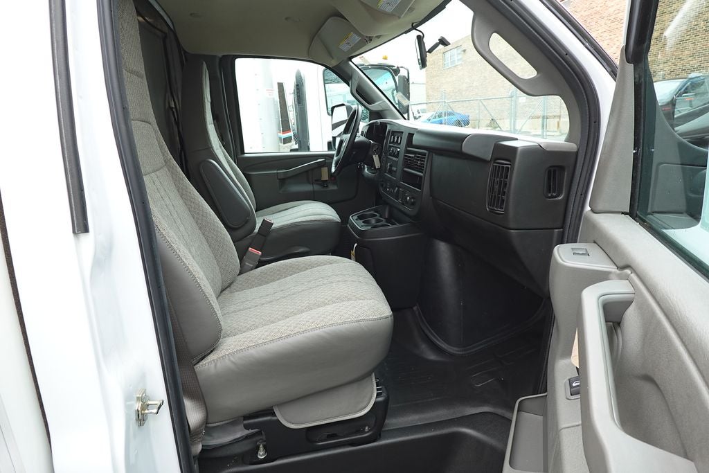 2022 Chevrolet Express 3500 Work Van Cutaway