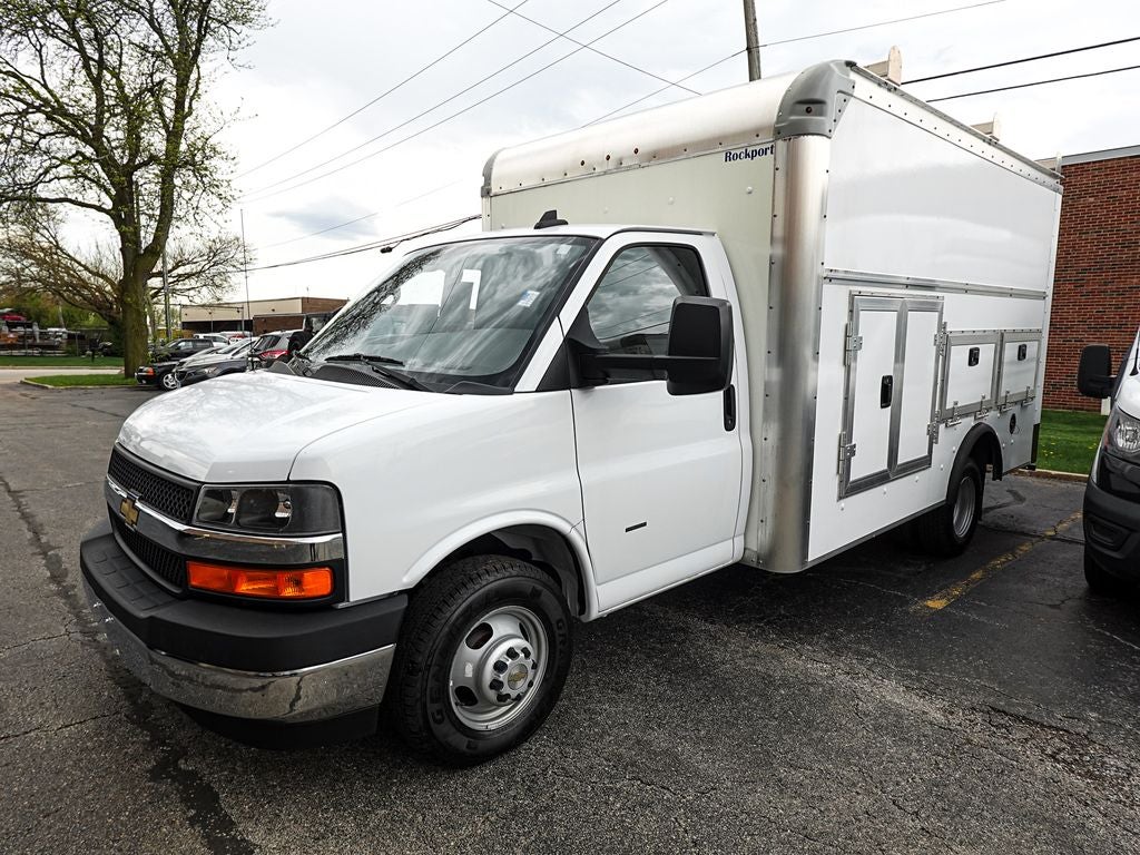 2022 Chevrolet Express 3500 Work Van Cutaway