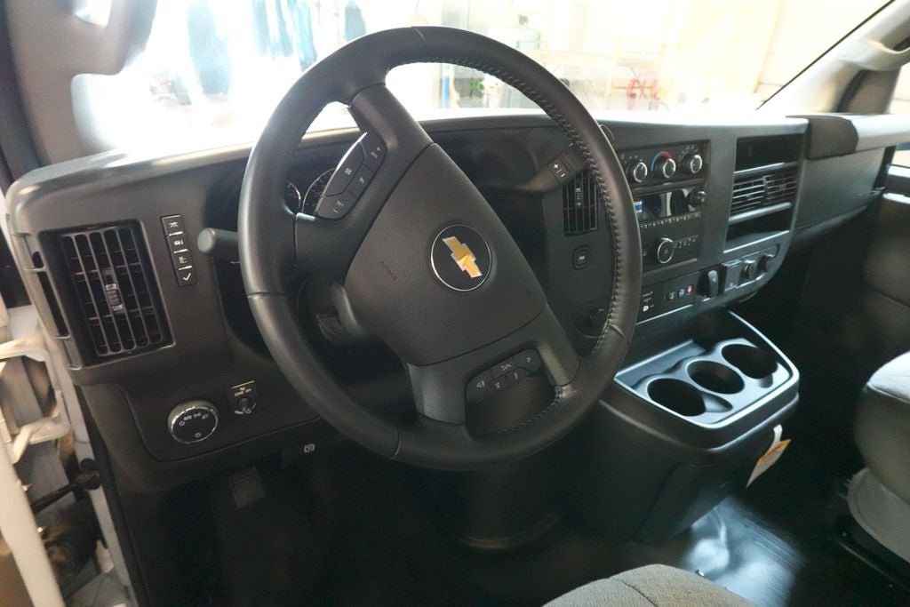 2022 Chevrolet Express 3500 Work Van Cutaway