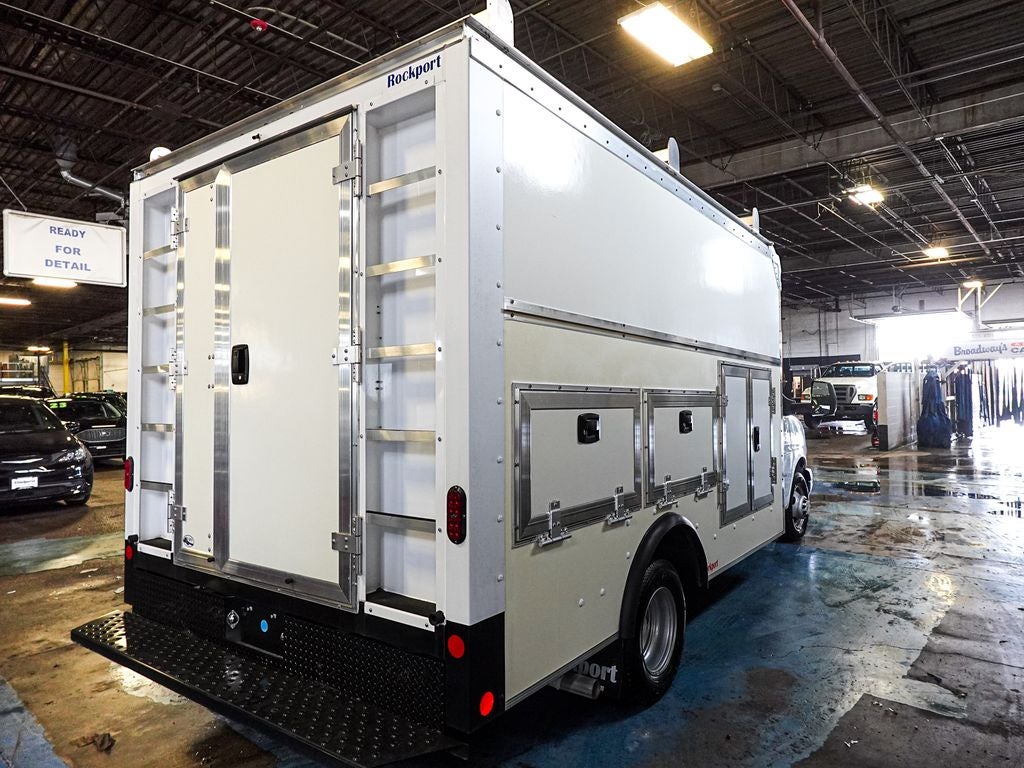 2022 Chevrolet Express 3500 Work Van Cutaway