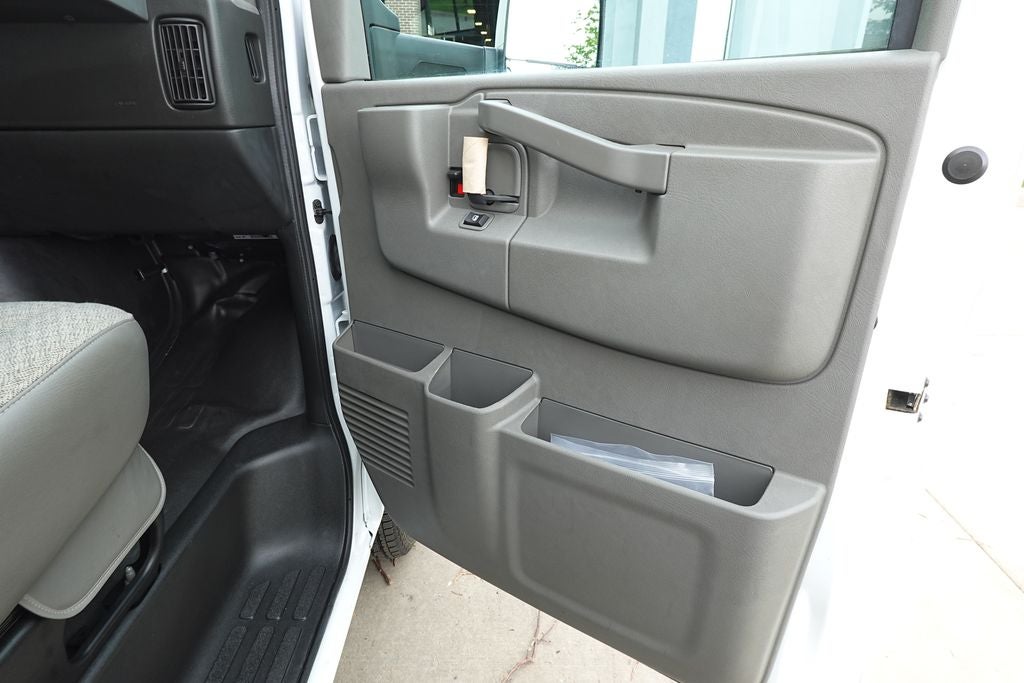 2022 Chevrolet Express 3500 Work Van Cutaway