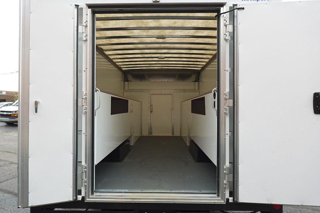 2022 Chevrolet Express 3500 Work Van Cutaway