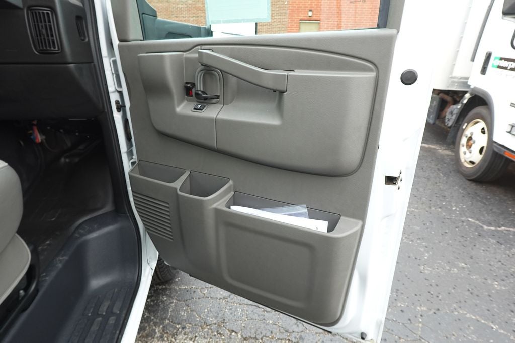 2022 Chevrolet Express 3500 Work Van Cutaway