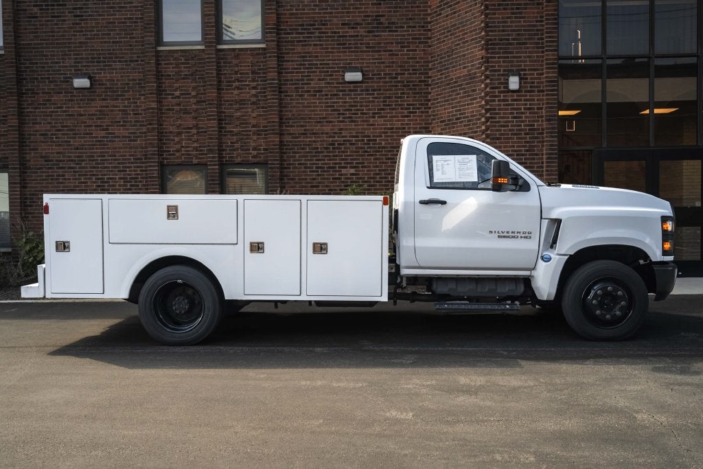 2022 Chevrolet Silverado 4500HD Work Truck