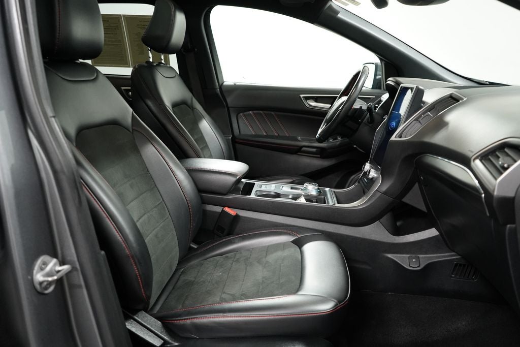 2022 Ford Edge ST Line