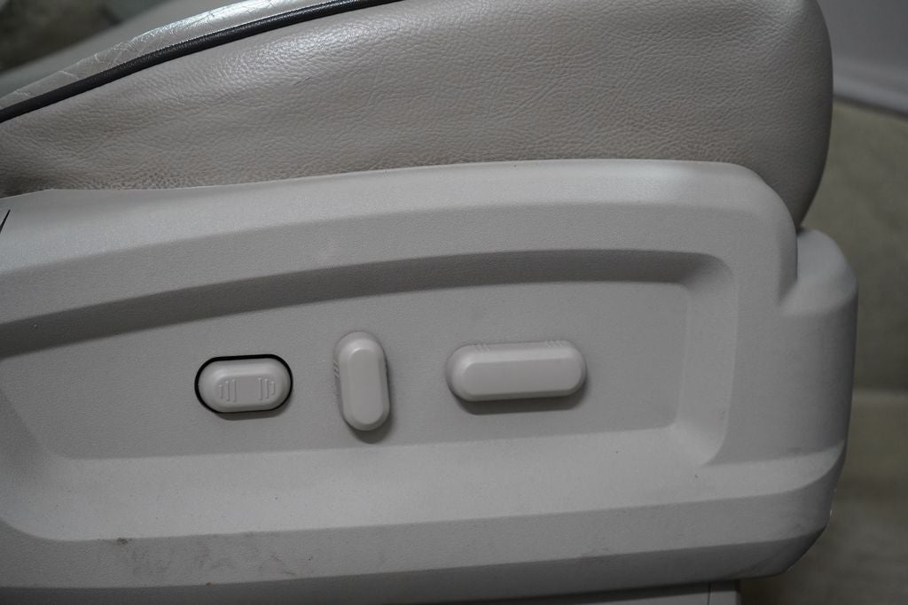 2012 Lincoln MKX Base