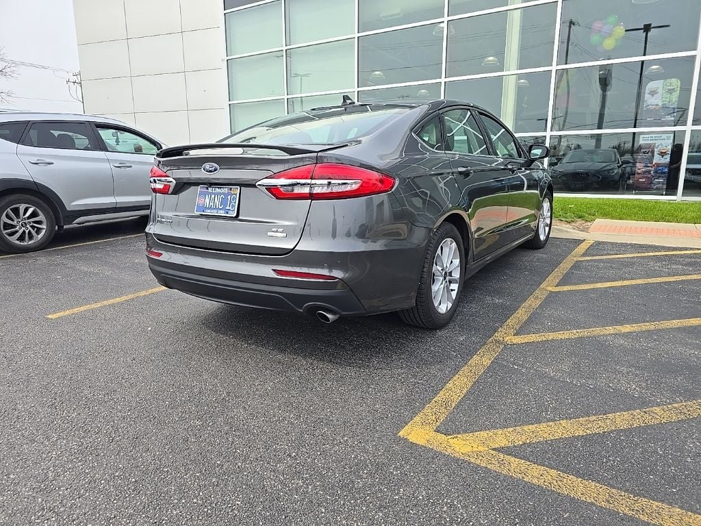 2020 Ford Fusion SE