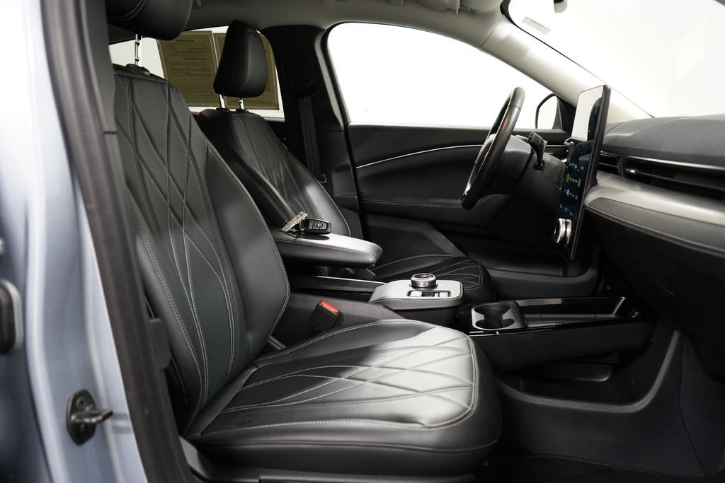 2022 Ford Mustang Mach-E Select