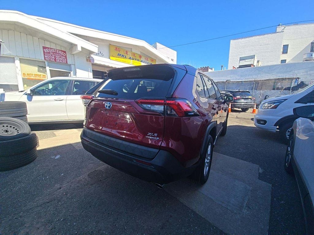 2021 Toyota RAV4 Hybrid XLE