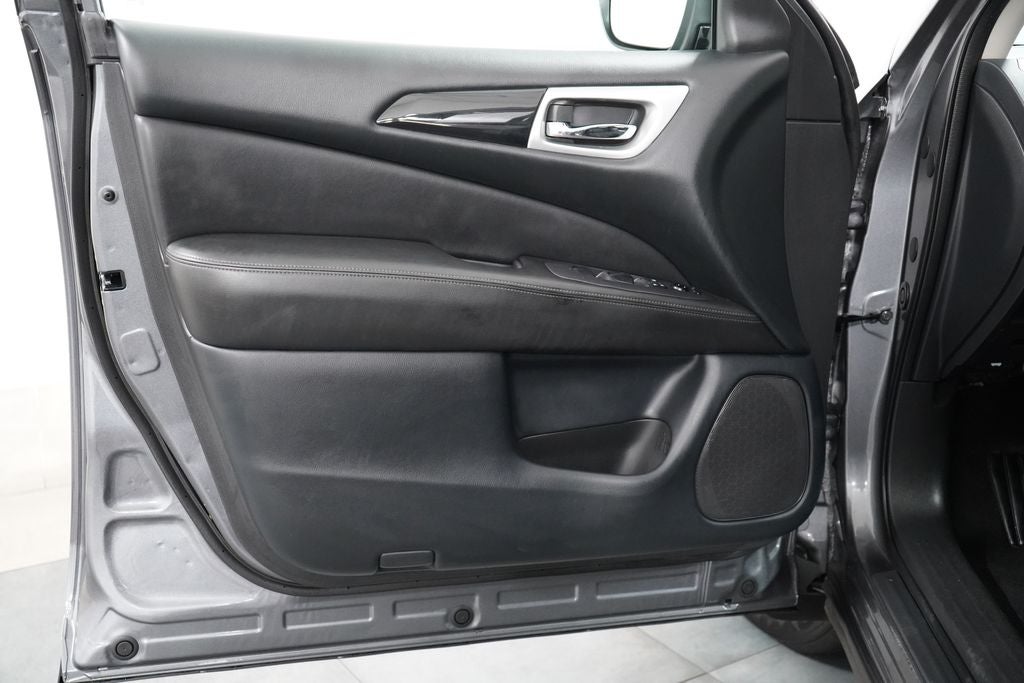 2020 Nissan Pathfinder S