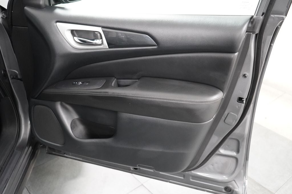 2020 Nissan Pathfinder S