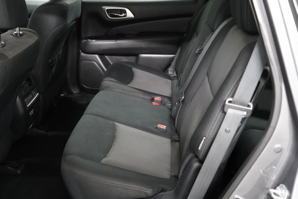 2020 Nissan Pathfinder S