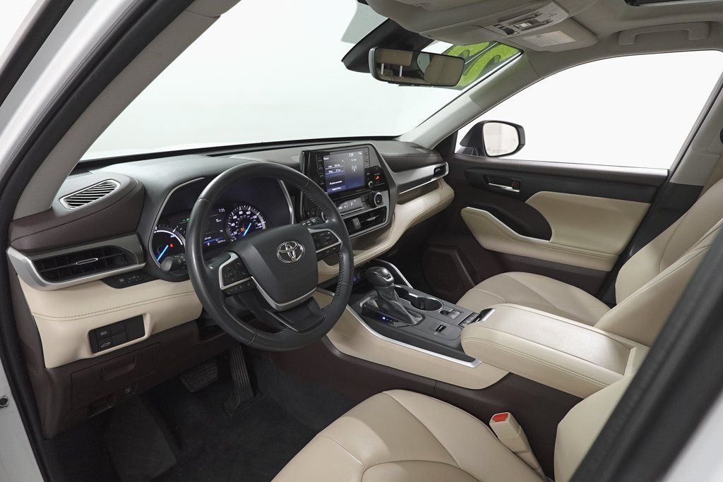 2022 Toyota Highlander Hybrid XLE