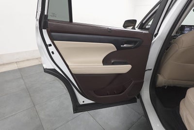 2022 Toyota Highlander Hybrid XLE