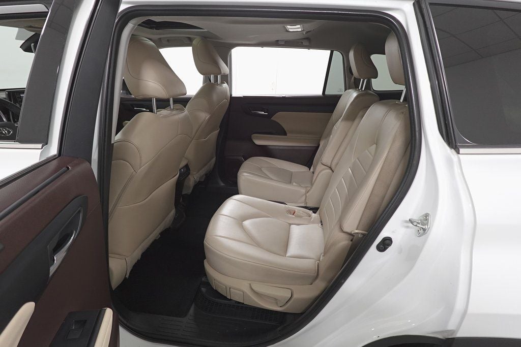 2022 Toyota Highlander Hybrid XLE