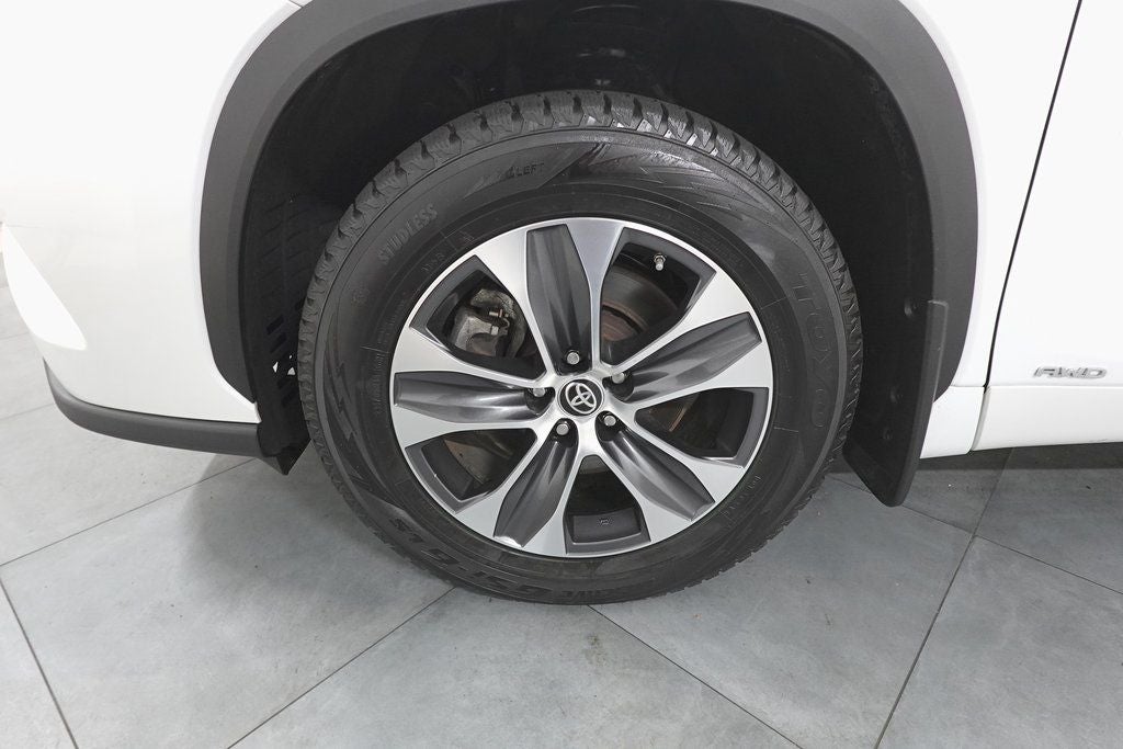 2022 Toyota Highlander Hybrid XLE