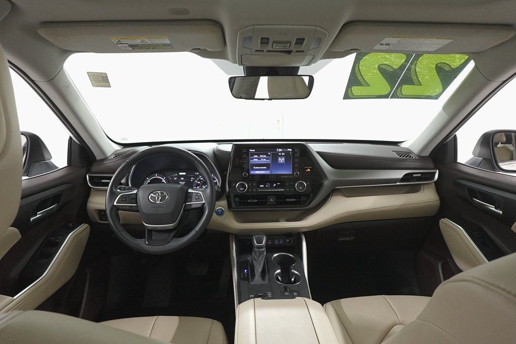 2022 Toyota Highlander Hybrid XLE