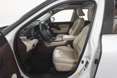 2022 Toyota Highlander Hybrid XLE