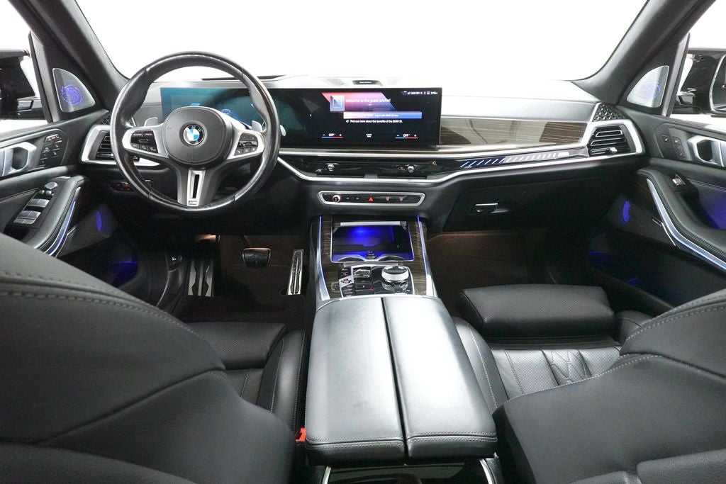 2023 BMW X7 M60i