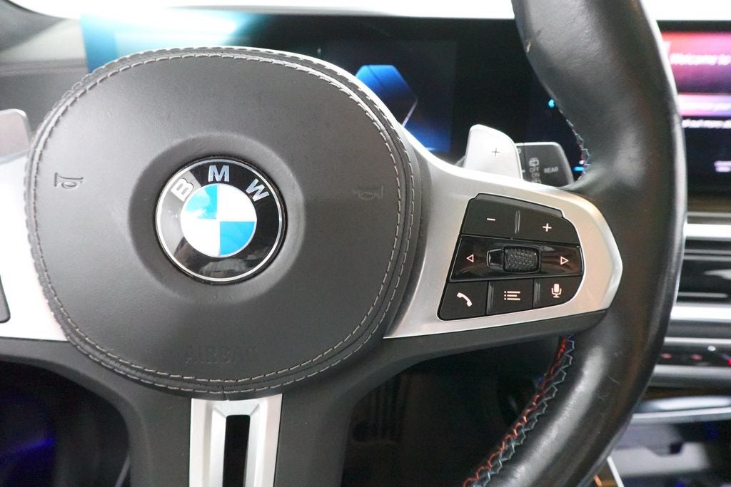 2023 BMW X7 M60i