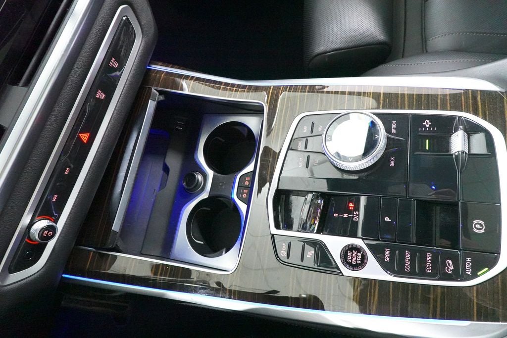 2023 BMW X7 M60i