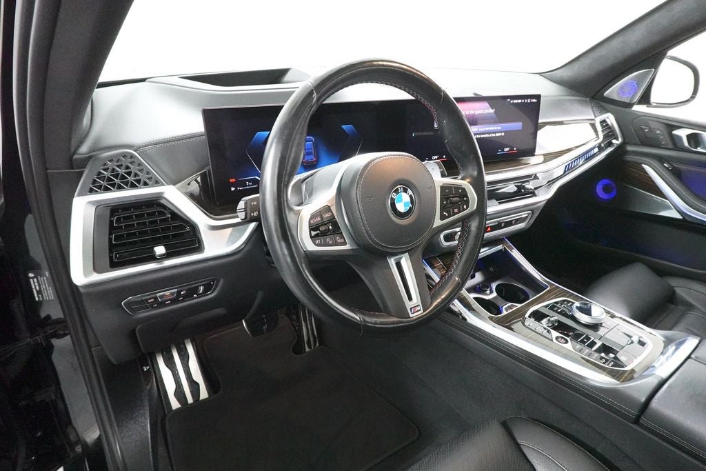 2023 BMW X7 M60i