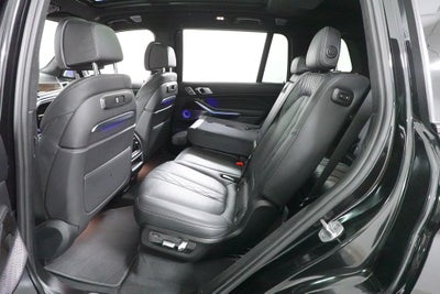 2023 BMW X7 M60i