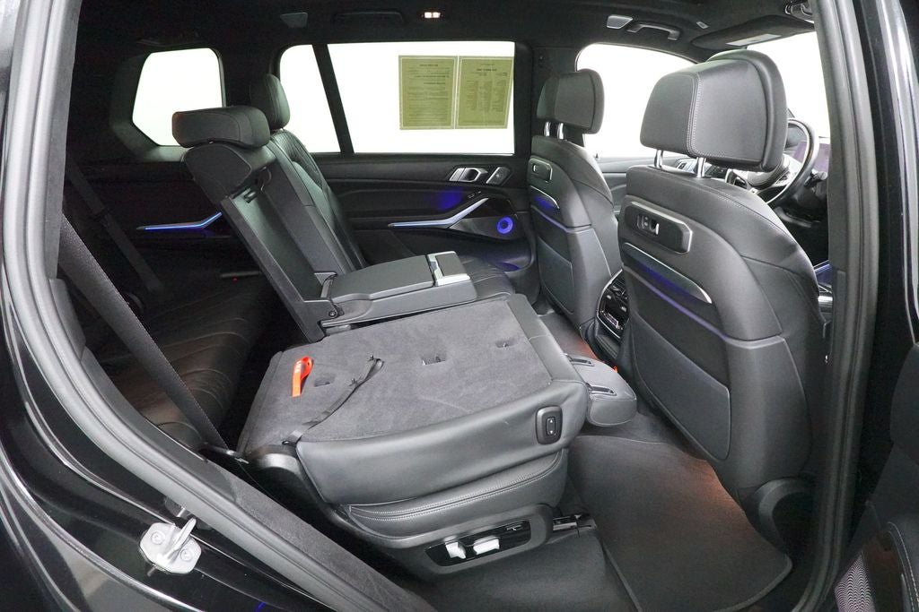 2023 BMW X7 M60i