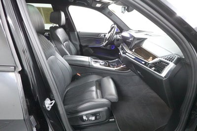 2023 BMW X7 M60i
