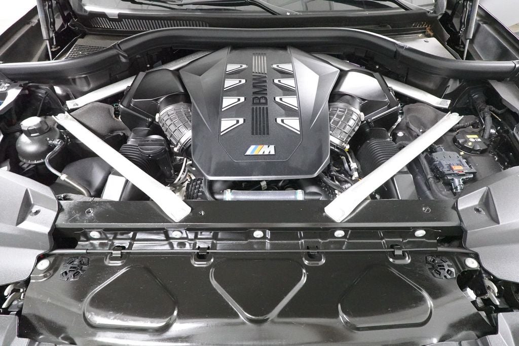 2023 BMW X7 M60i