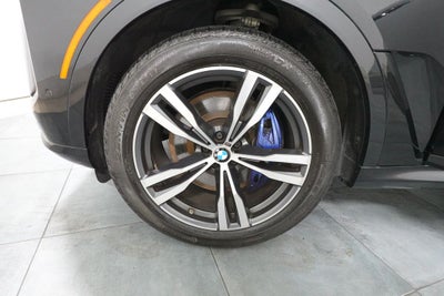 2023 BMW X7 M60i