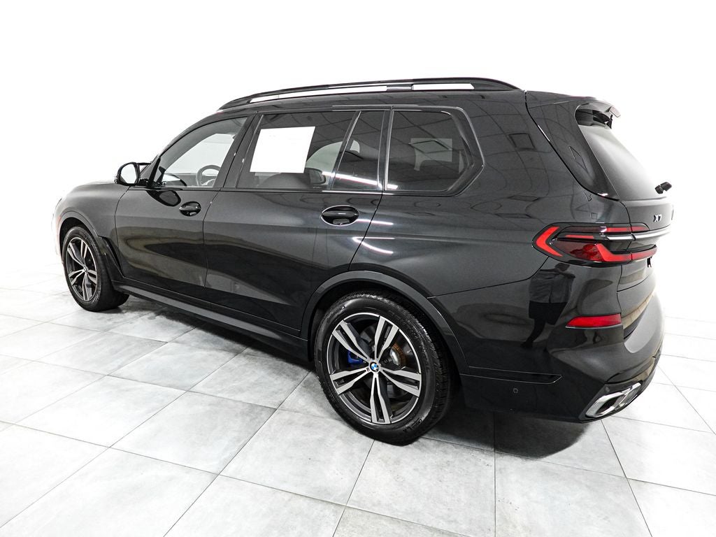 2023 BMW X7 M60i