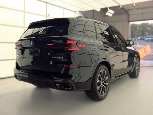 2025 BMW X5 M60i