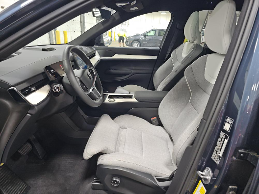 2025 Volvo EX90 Twin Motor Ultra 6-Seater