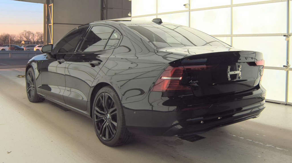 2023 Volvo S60 Recharge Plug-In Hybrid T8 Plus Black Edition