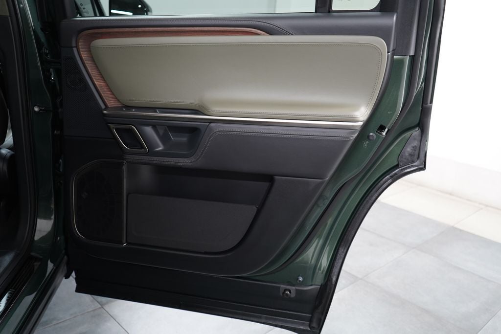 2023 Rivian R1S Adventure