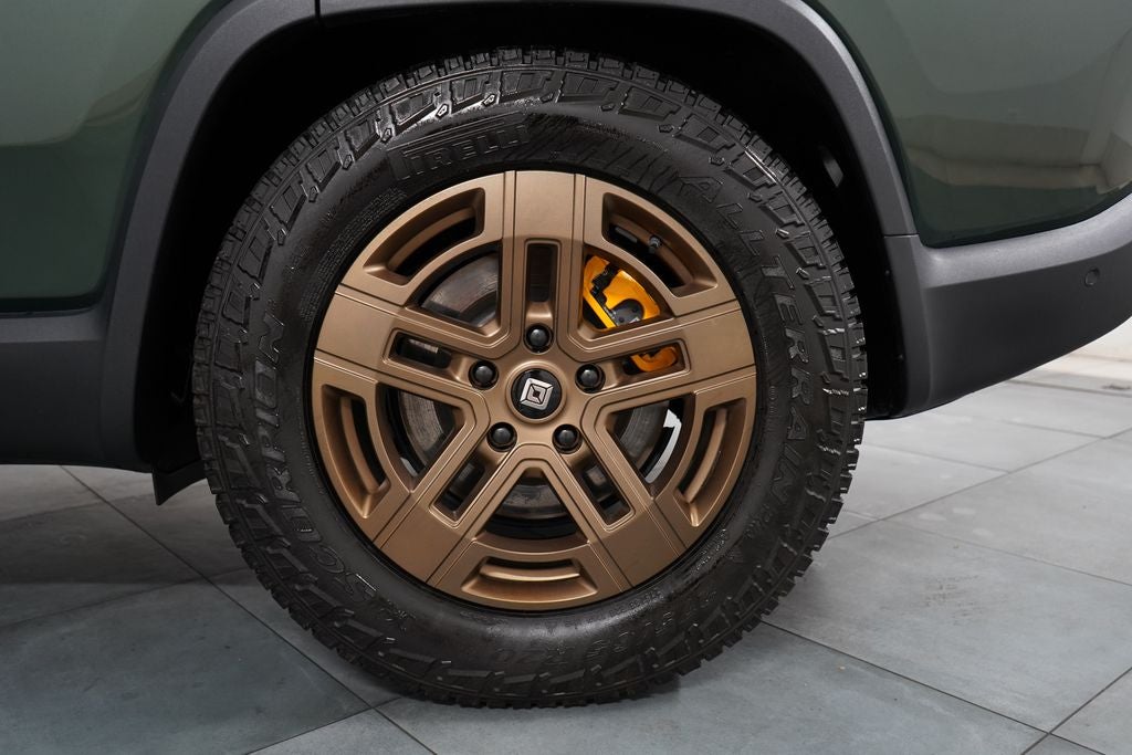 2023 Rivian R1S Adventure