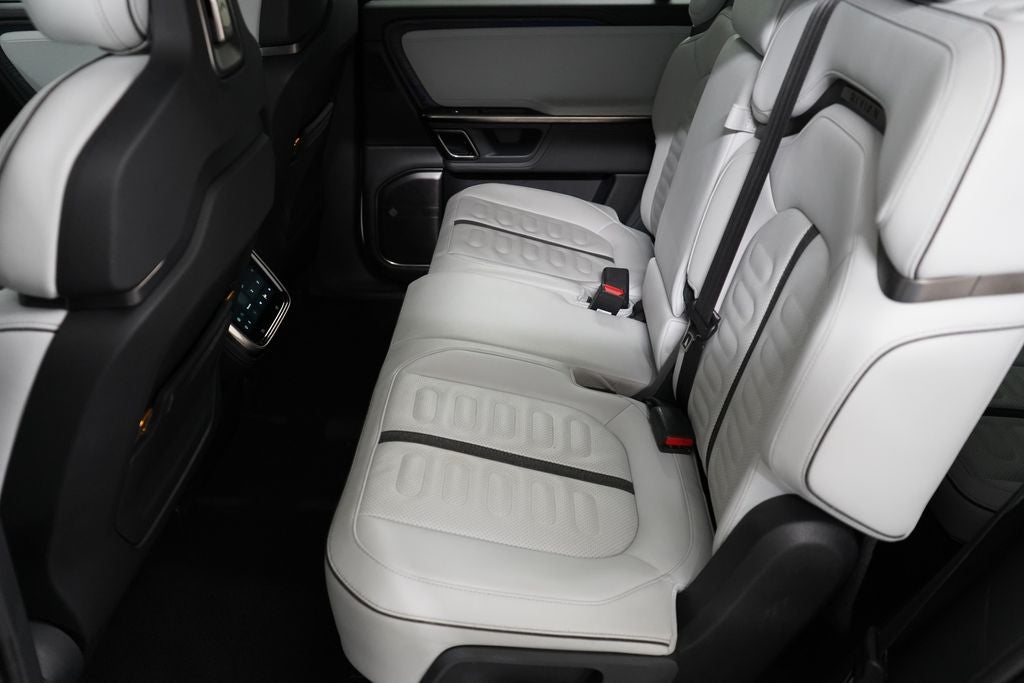 2023 Rivian R1S Adventure