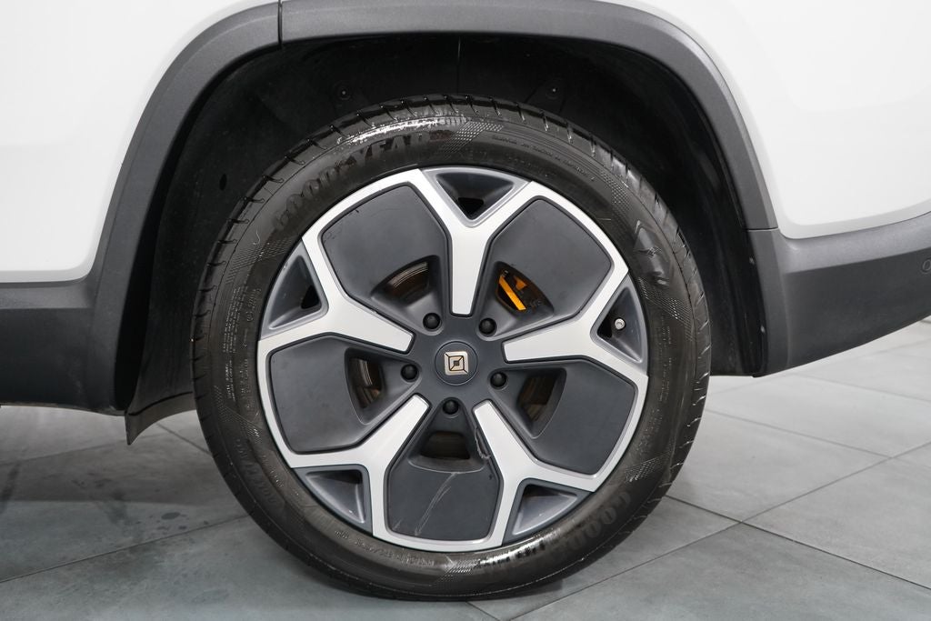 2023 Rivian R1S Adventure