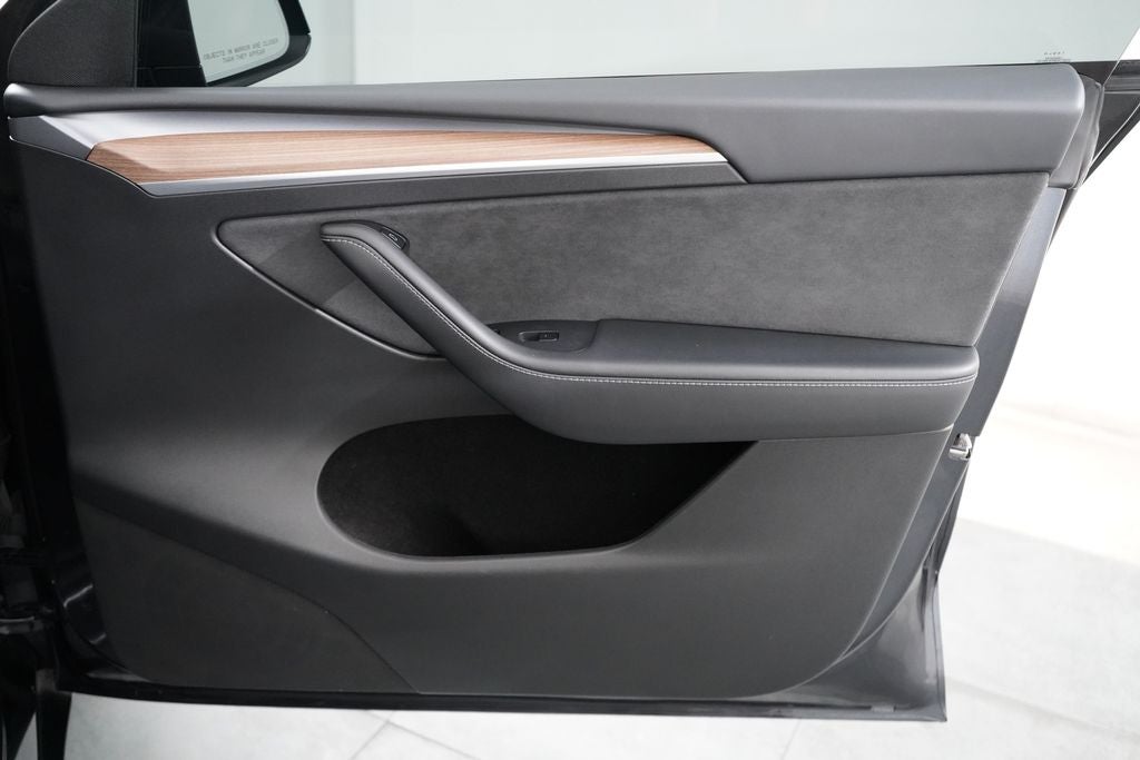 2025 Tesla Model Y Long Range