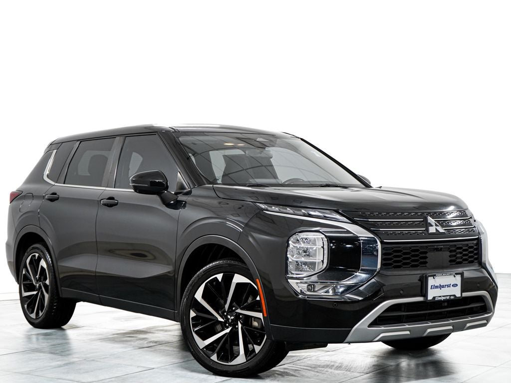 2023 Mitsubishi Outlander SE